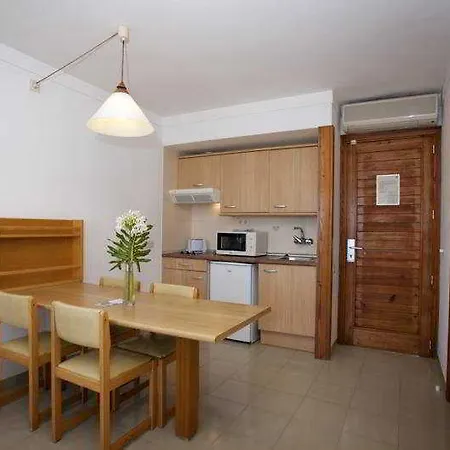 Cabot Hobby Club Hotel