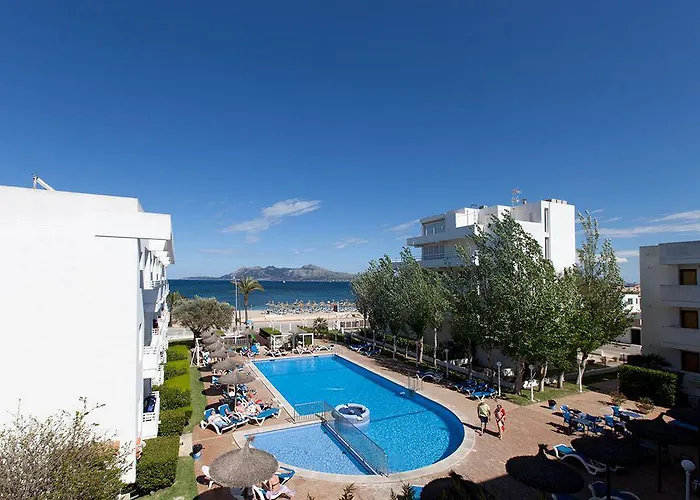 Cabot Hobby Club מלון